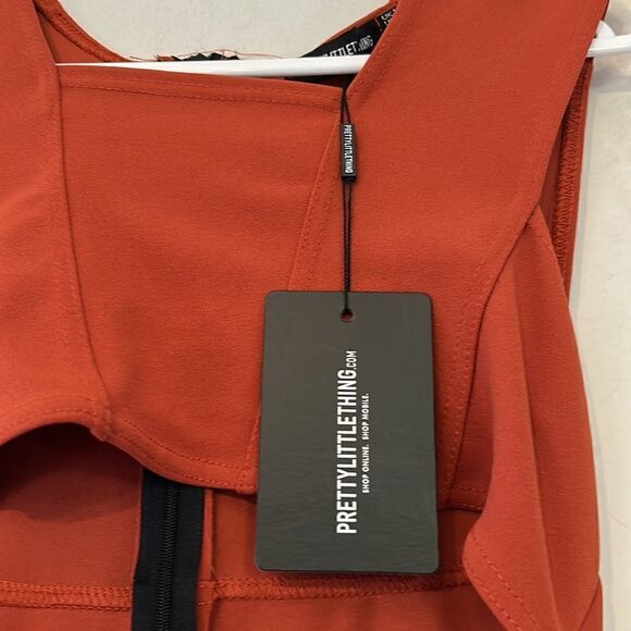 Pretty little thing rust crepe square neck cut out jumpsuit Size 6 New - Picture 3 of 12